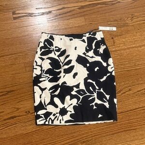 Elie Tahari Black & White Floral Skirt - Women